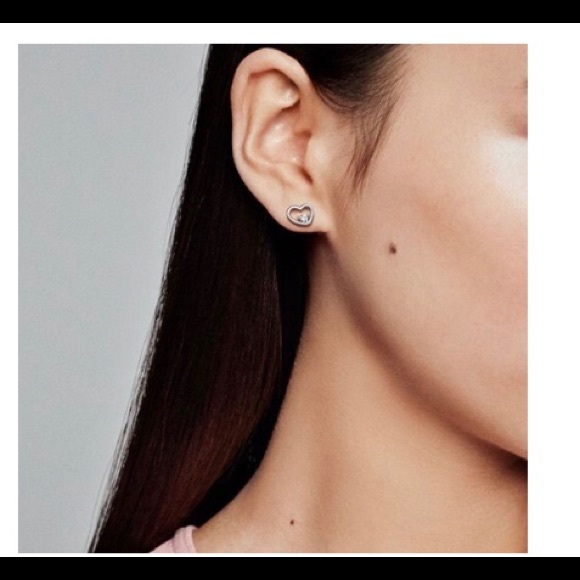 Pandora heart of stud earrings - Picture 3 of 5